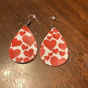💜 Red Heart Leather earrings 💜